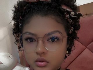 emily-carzon