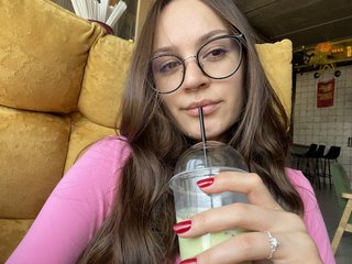 Eva-brunette