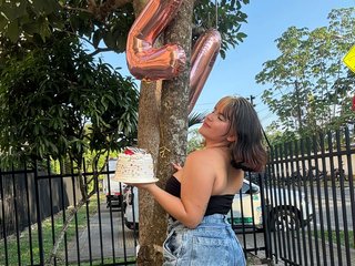 Katey-Curvy