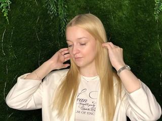 Ella Pecinovsky