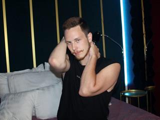 Leo Mooree