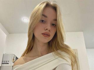 Stesha Blond