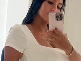 ariana sexy horny