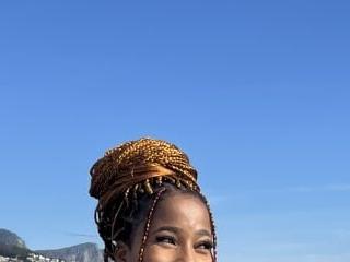 CurvyDesire1