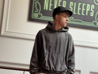 AyaanValentino Profile Picture