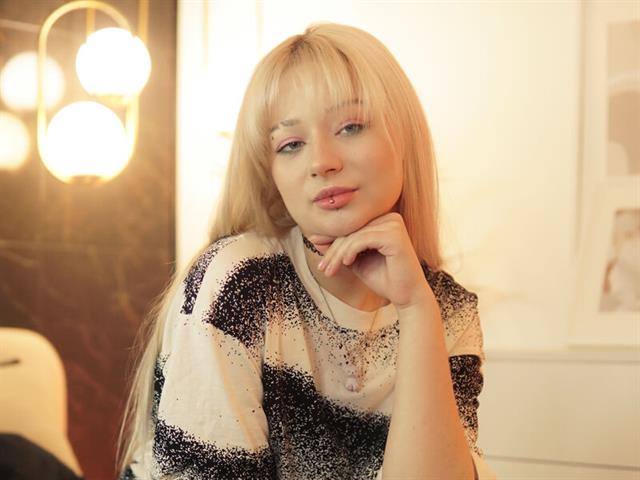 LolaNewton